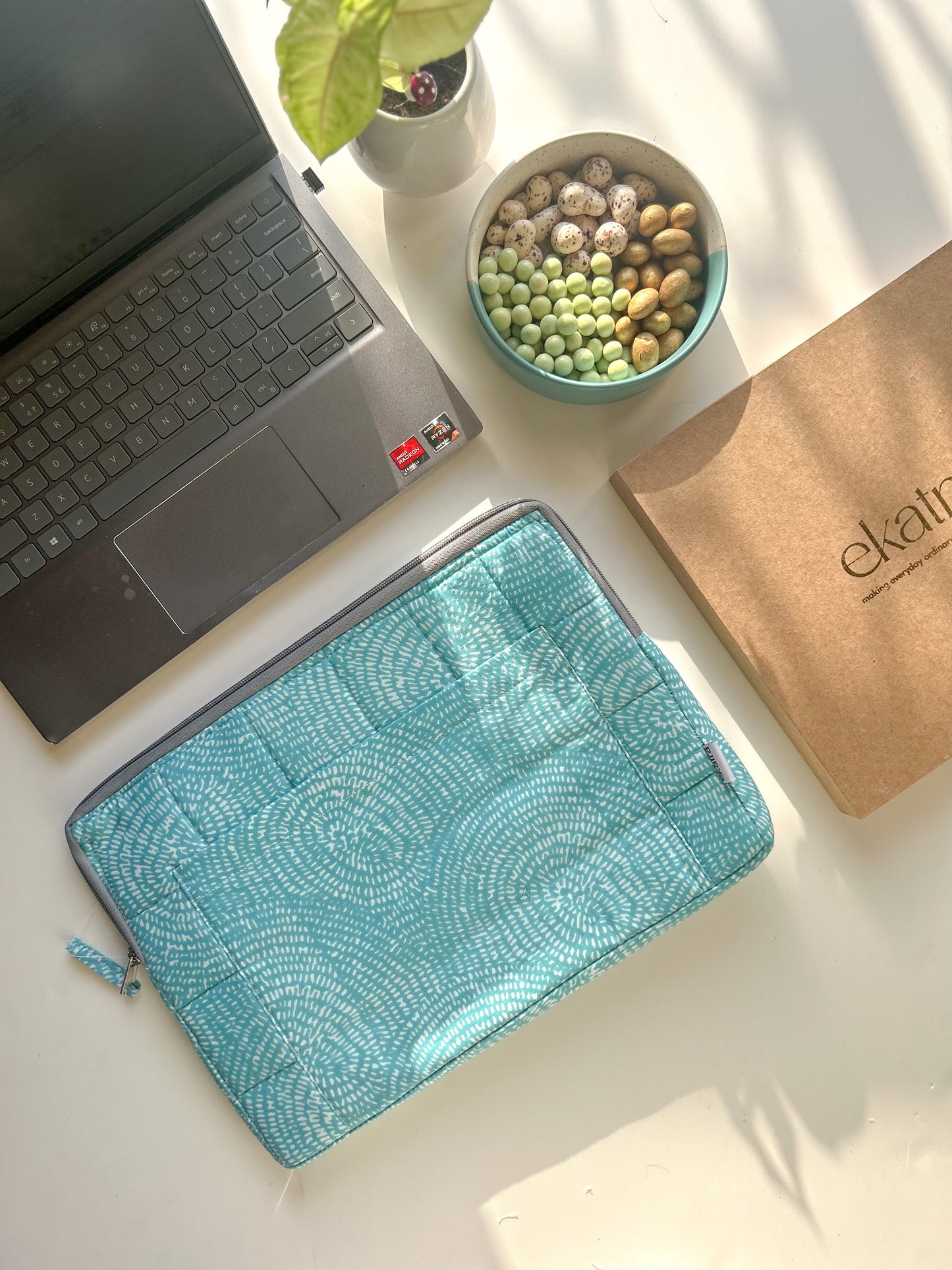 Sustainable Handmade Cotton Laptop Sleeve/Laptop Cover by Ekatra - Blue spiral