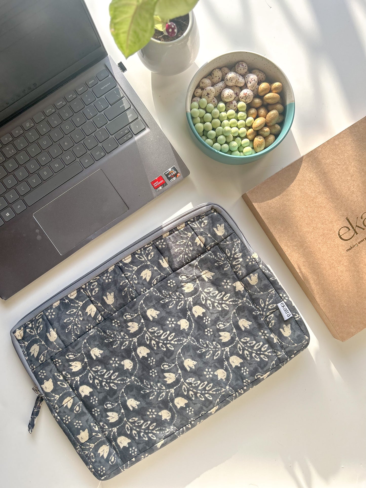 Sustainable Handmade Cotton Laptop Sleeve/Laptop Cover by Ekatra - Black Floral