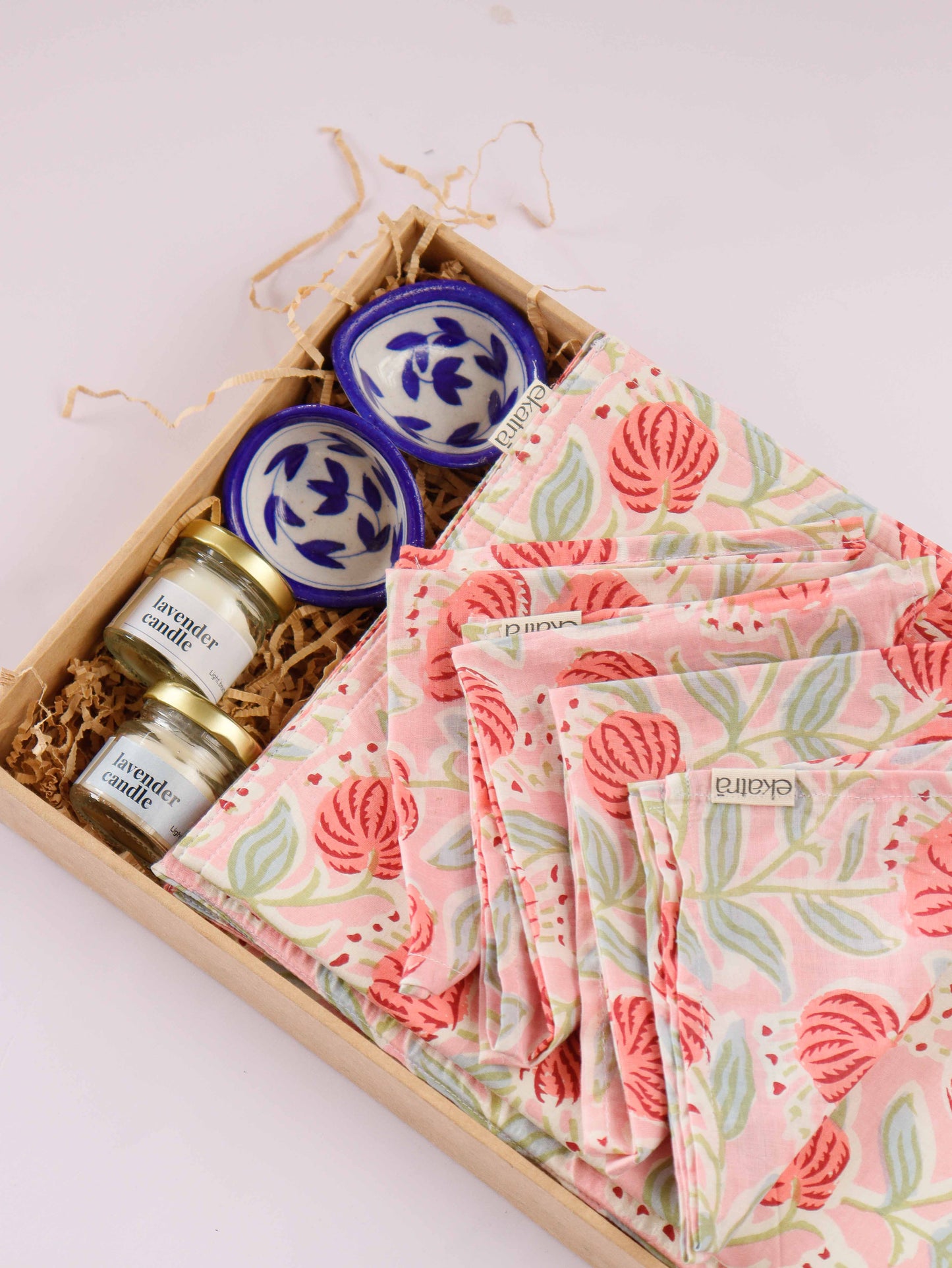Rosé Garden Table Set : Wedding Favors