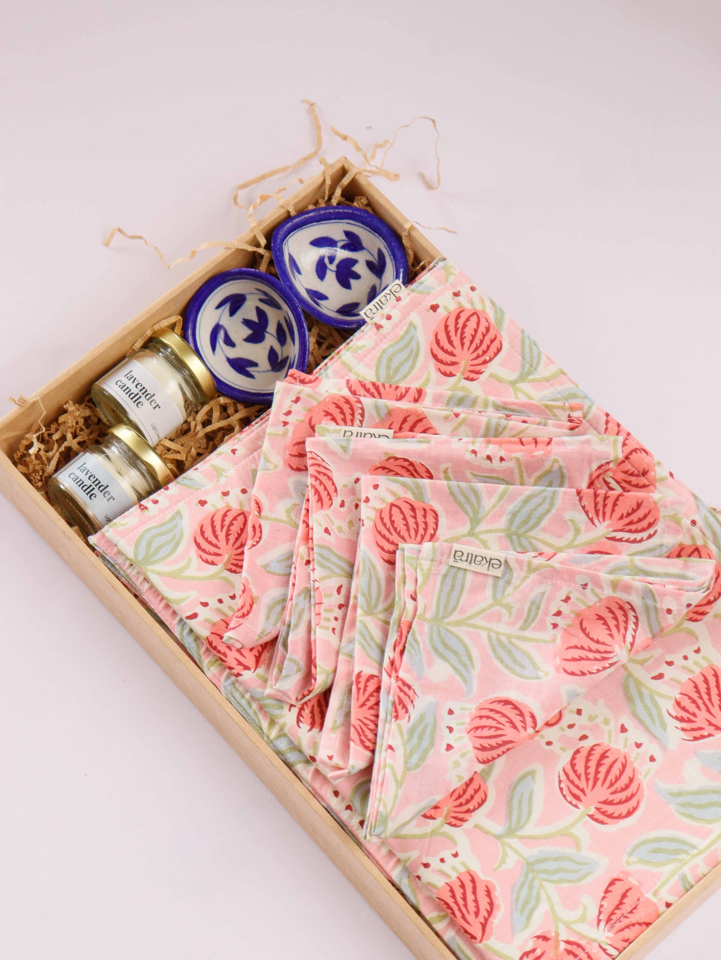 Rosé Garden Table Set : Wedding Favors