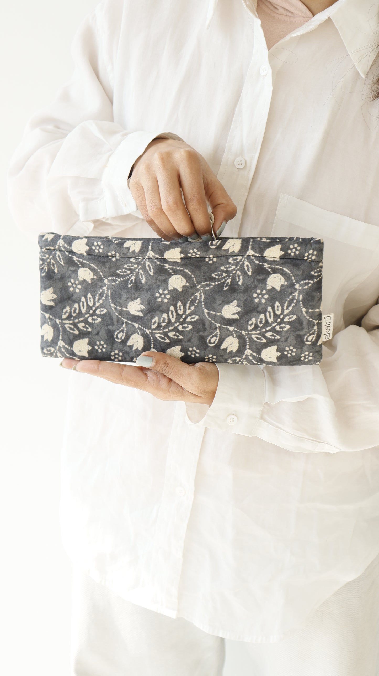 Sustainable Cotton Travel Pouch/Organizer by Ekatra - Small Pouch