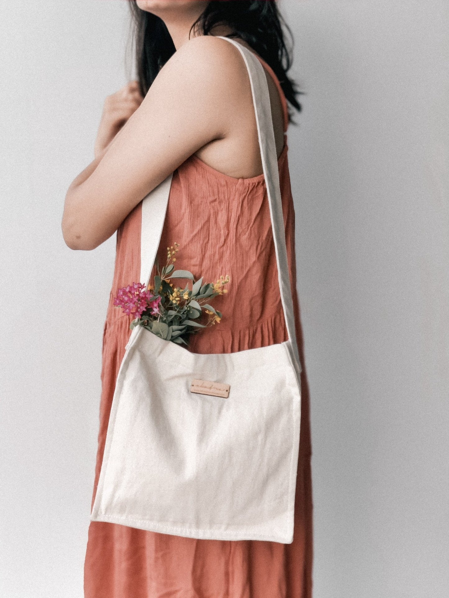 Boxy sling - Woven cotton Classic Off-White Sling Bag