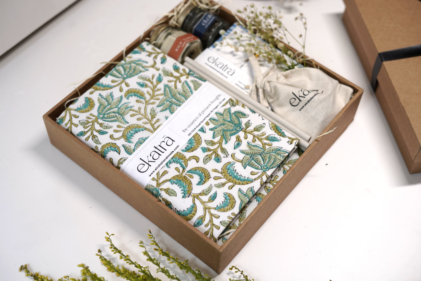 Sustainable Thoughtful Hamper by Ekatra - Green floral