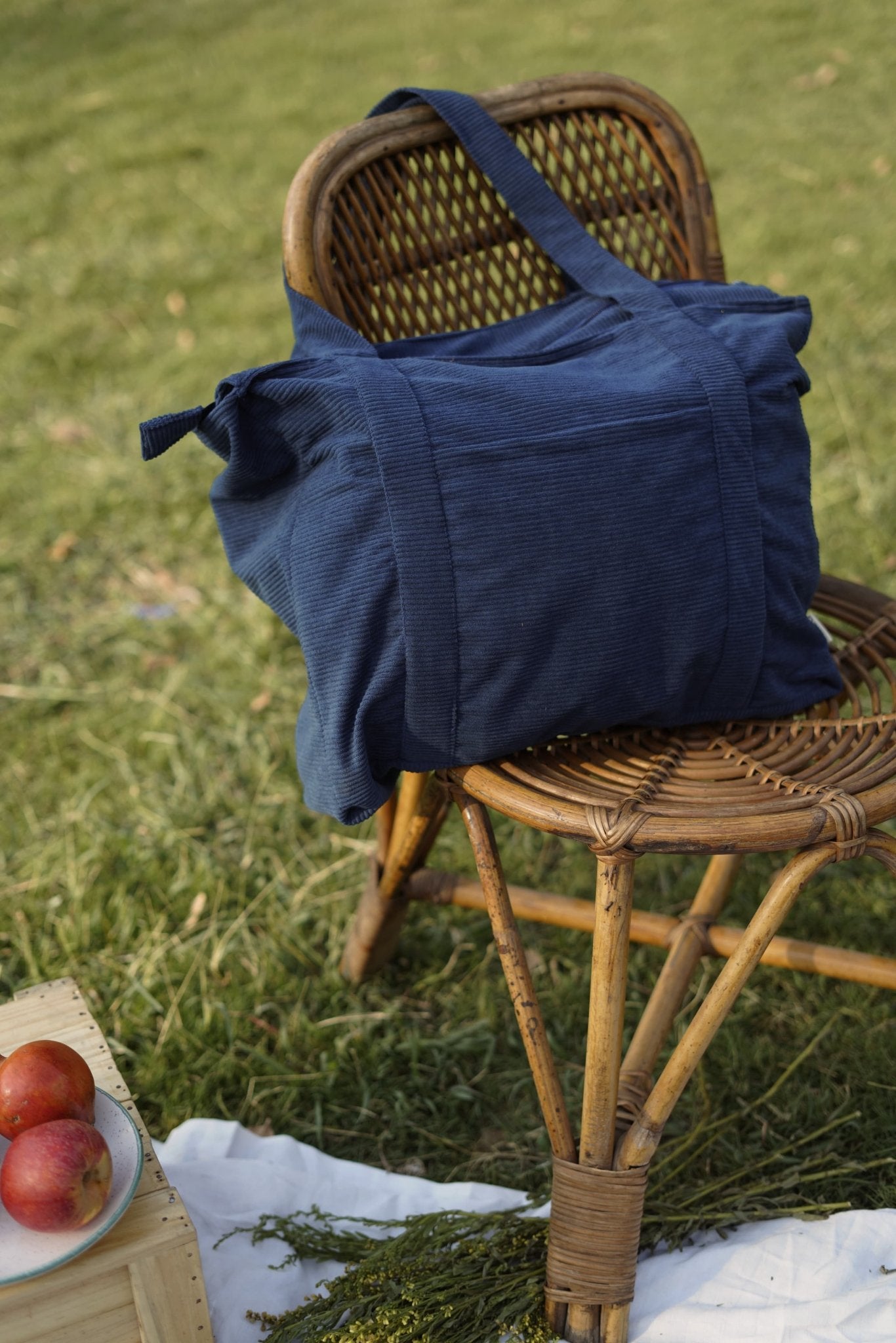 Minimalist Corduroy Shoppers Tote Vincent Blue