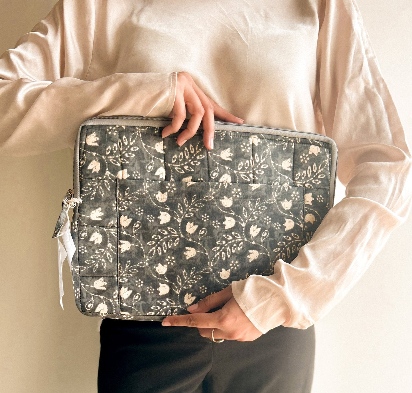 Sustainable Handmade Cotton Laptop Sleeve/Laptop Cover by Ekatra - Black Floral