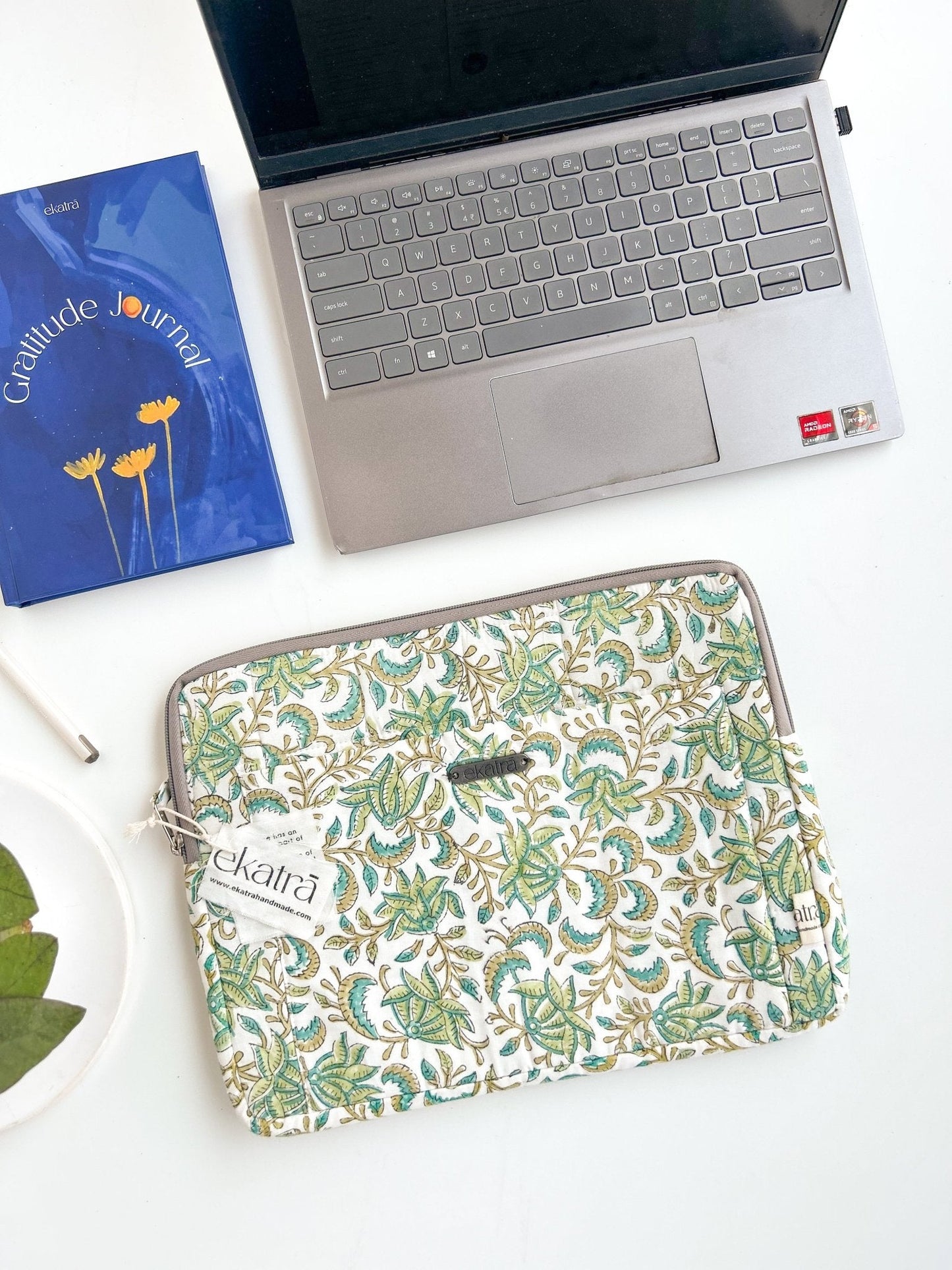 Sustainable Handmade Cotton Laptop Sleeve/Laptop Cover by Ekatra - Green Floral