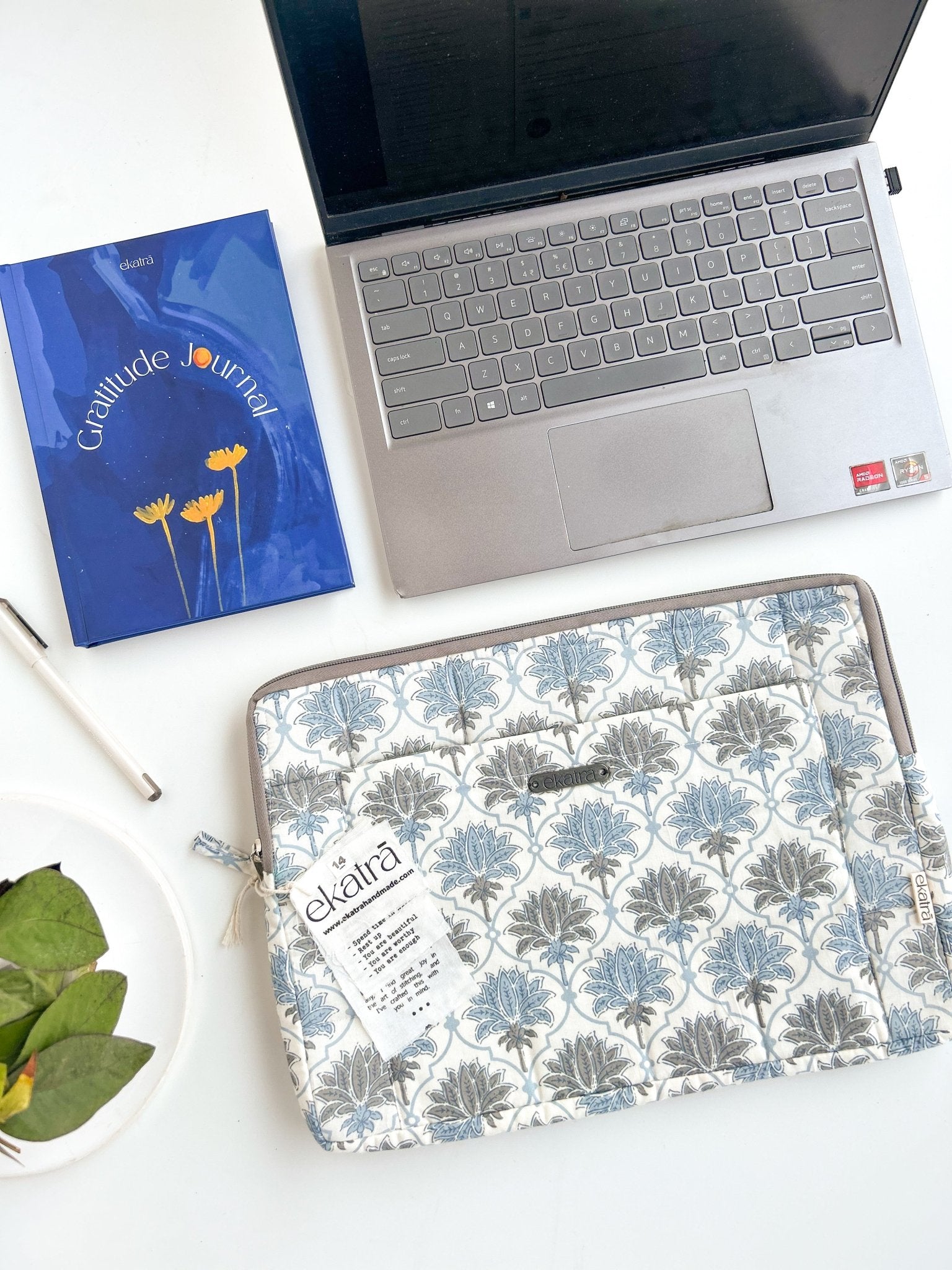 Sustainable Handmade Cotton Laptop Sleeve/Laptop Cover by Ekatra - Lotus