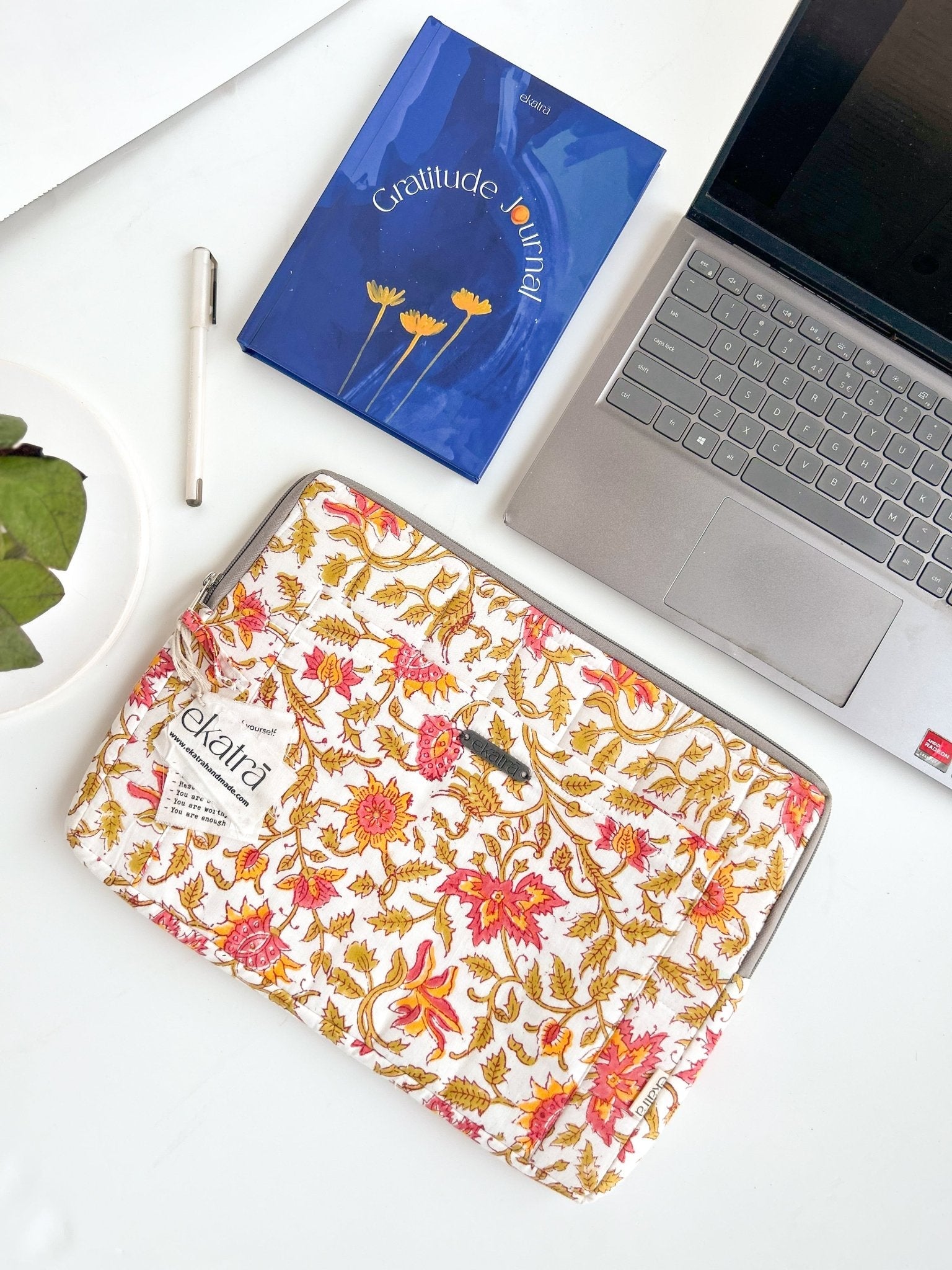 Sustainable Handmade Cotton Laptop Sleeve/Laptop Cover by Ekatra - Pink floral