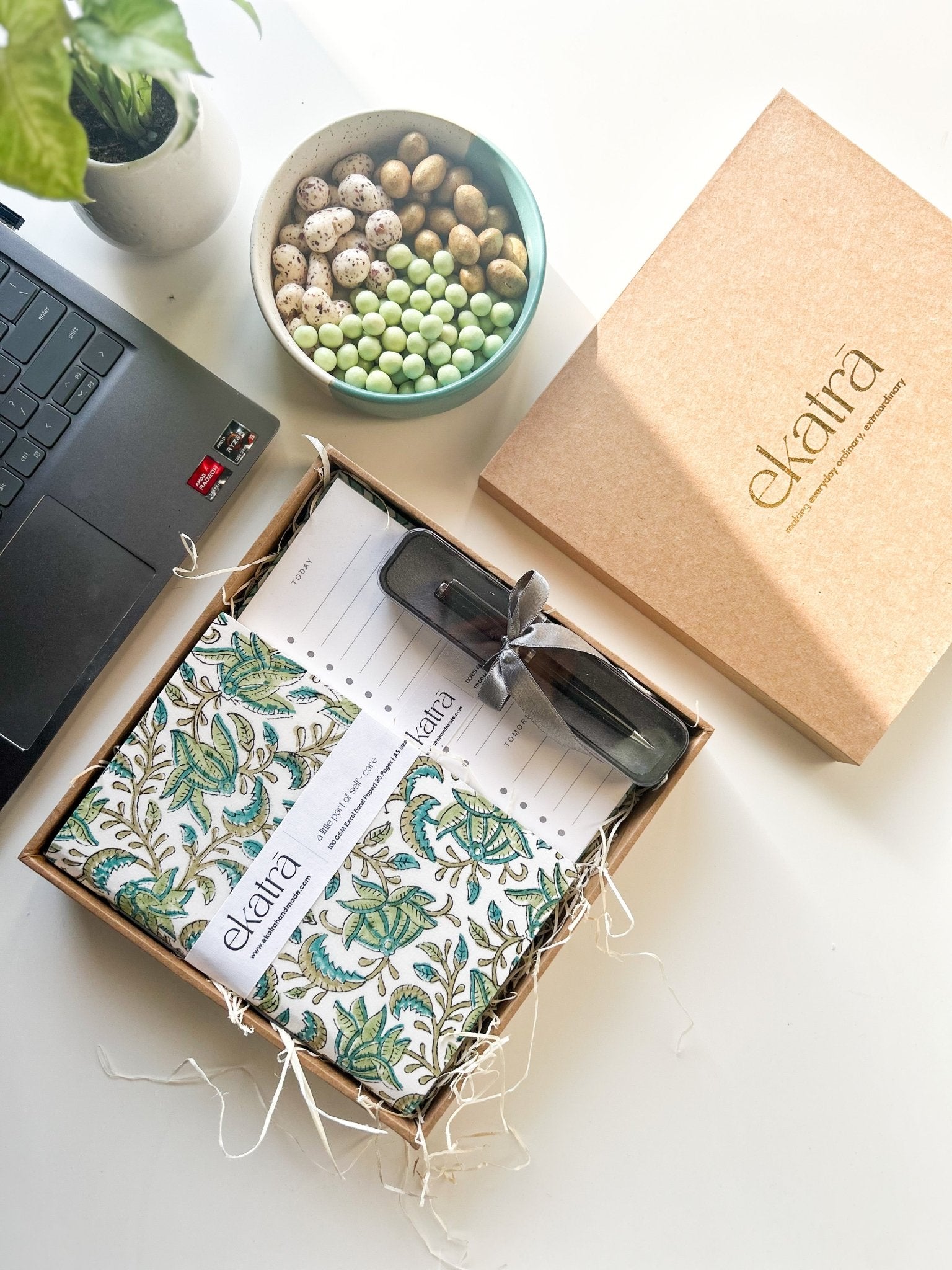 Sustainable Productivity Gift hamper by Ekatra - Green Floral