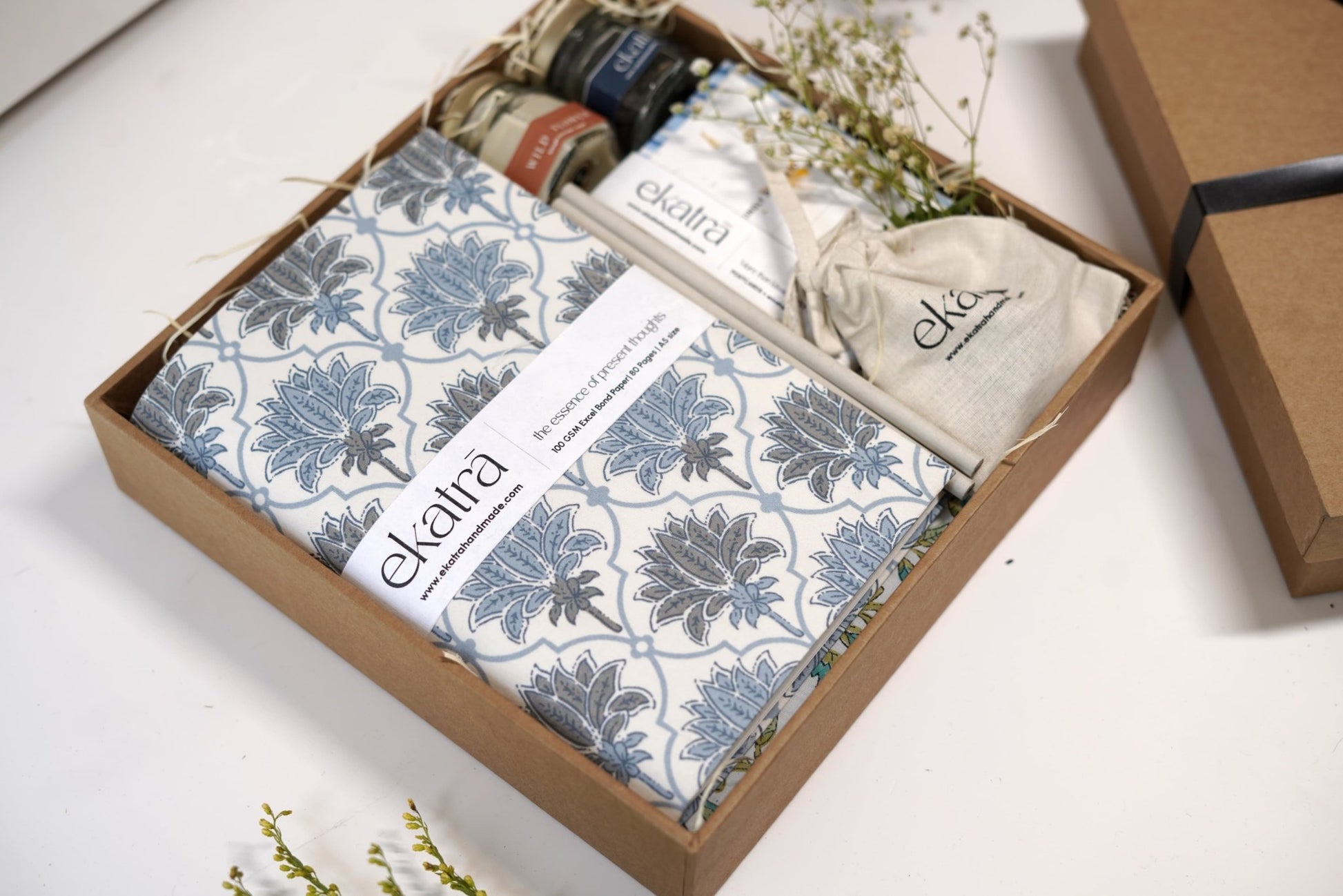 Sustainable Thoughtful Hamper by Ekatra - Lotus