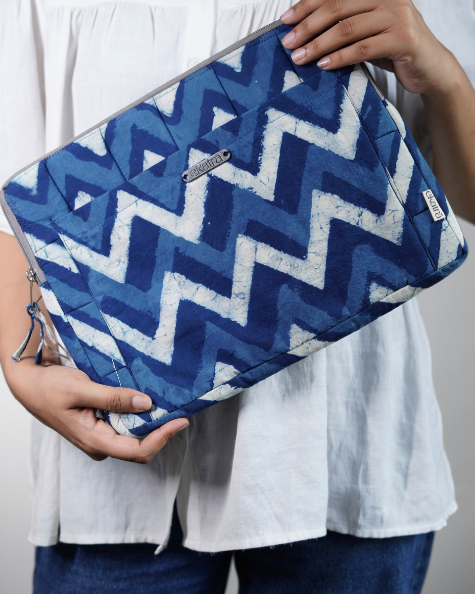 Sustainable Handmade Cotton Laptop Sleeve/Laptop Cover by Ekatra -Indigo Chevron